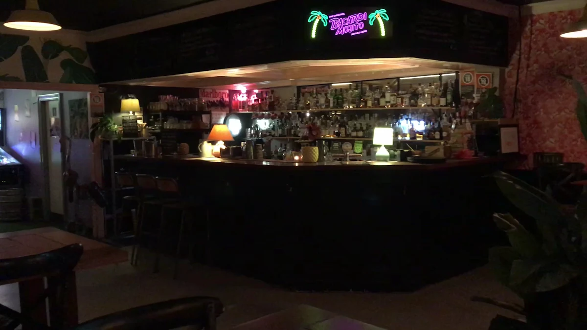 Vibe, Low And Lofty's Cocktail Bar & BBQ Restaurant Cronulla