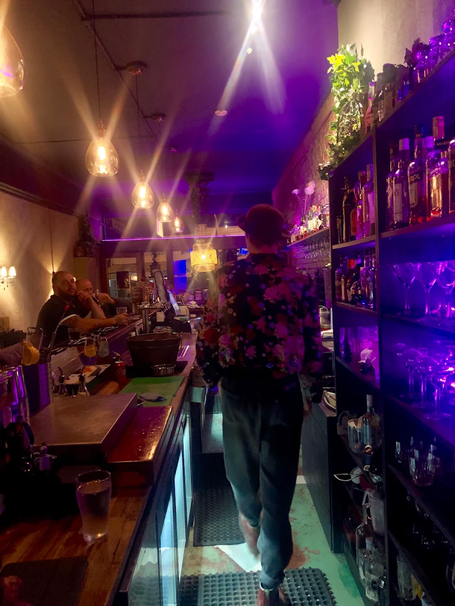 Vibe, 12 Bar Belgrave