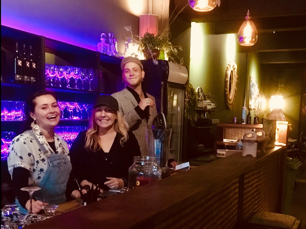 Vibe, 12 Bar Belgrave
