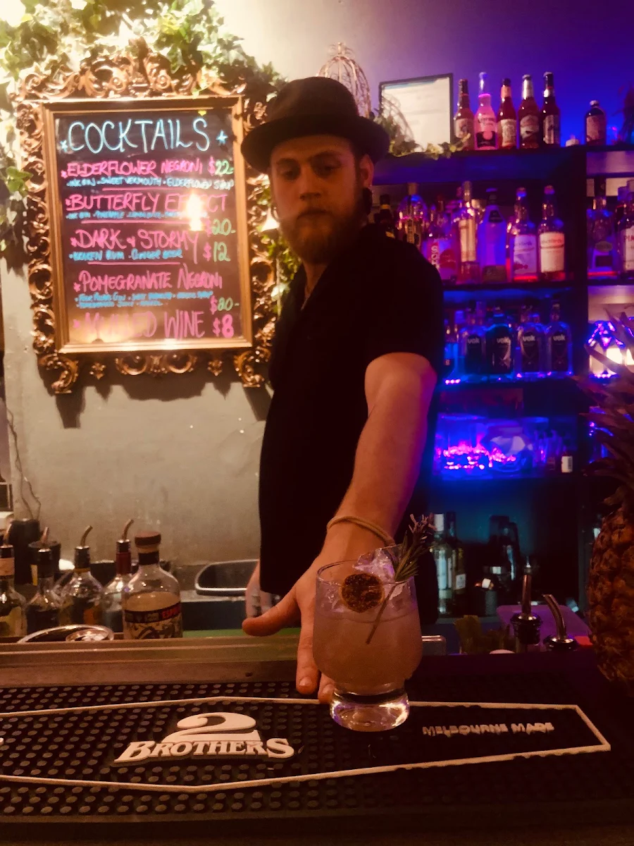 Vibe, 12 Bar Belgrave
