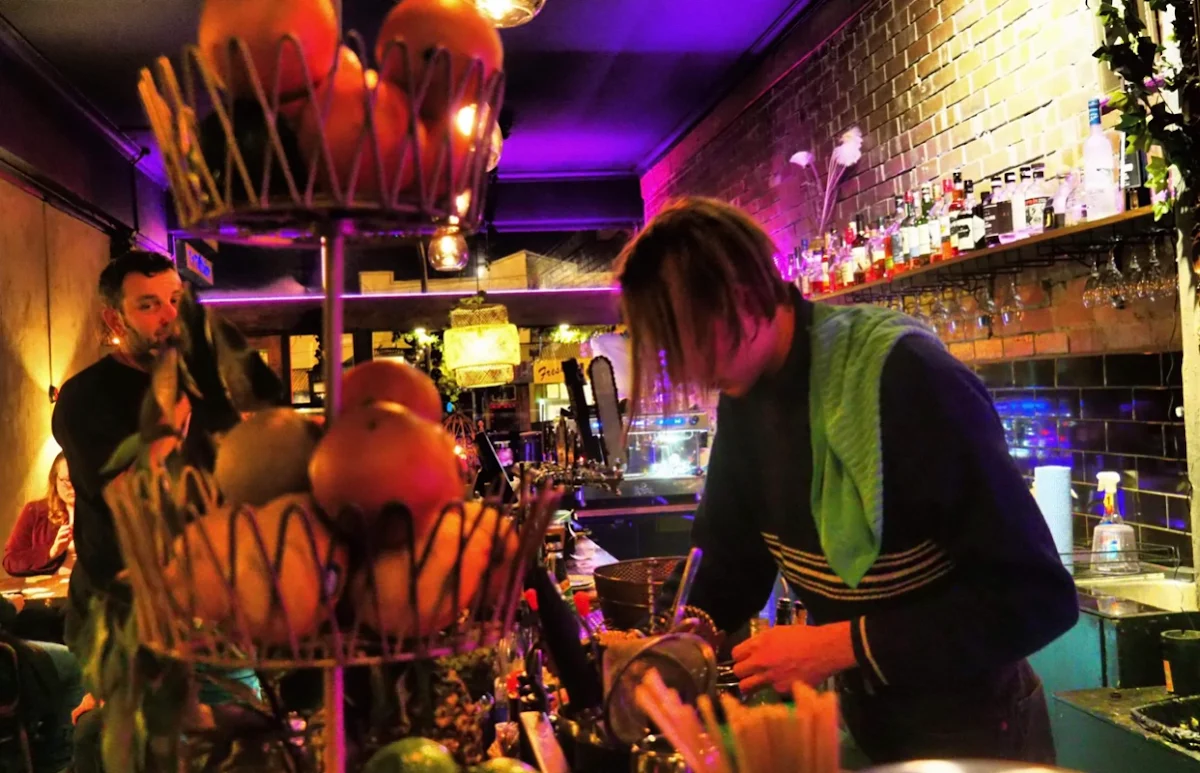 Vibe, 12 Bar Belgrave