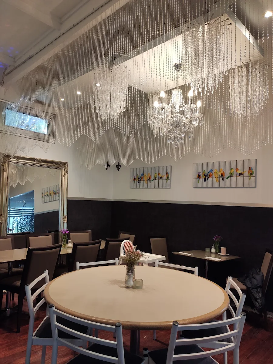 Vibe, Mango's Nuts Cafe & Restaurant