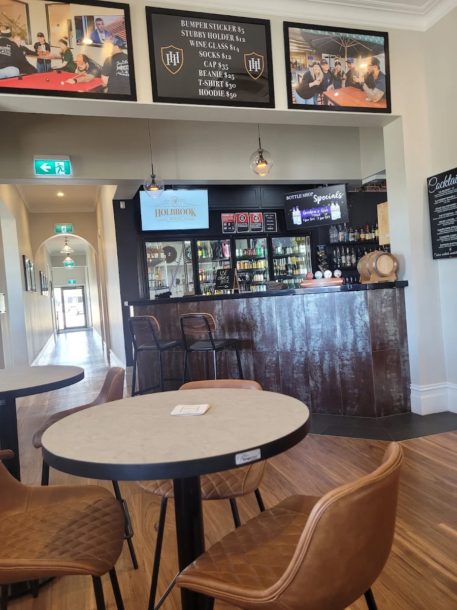 Vibe, Holbrook Hotel