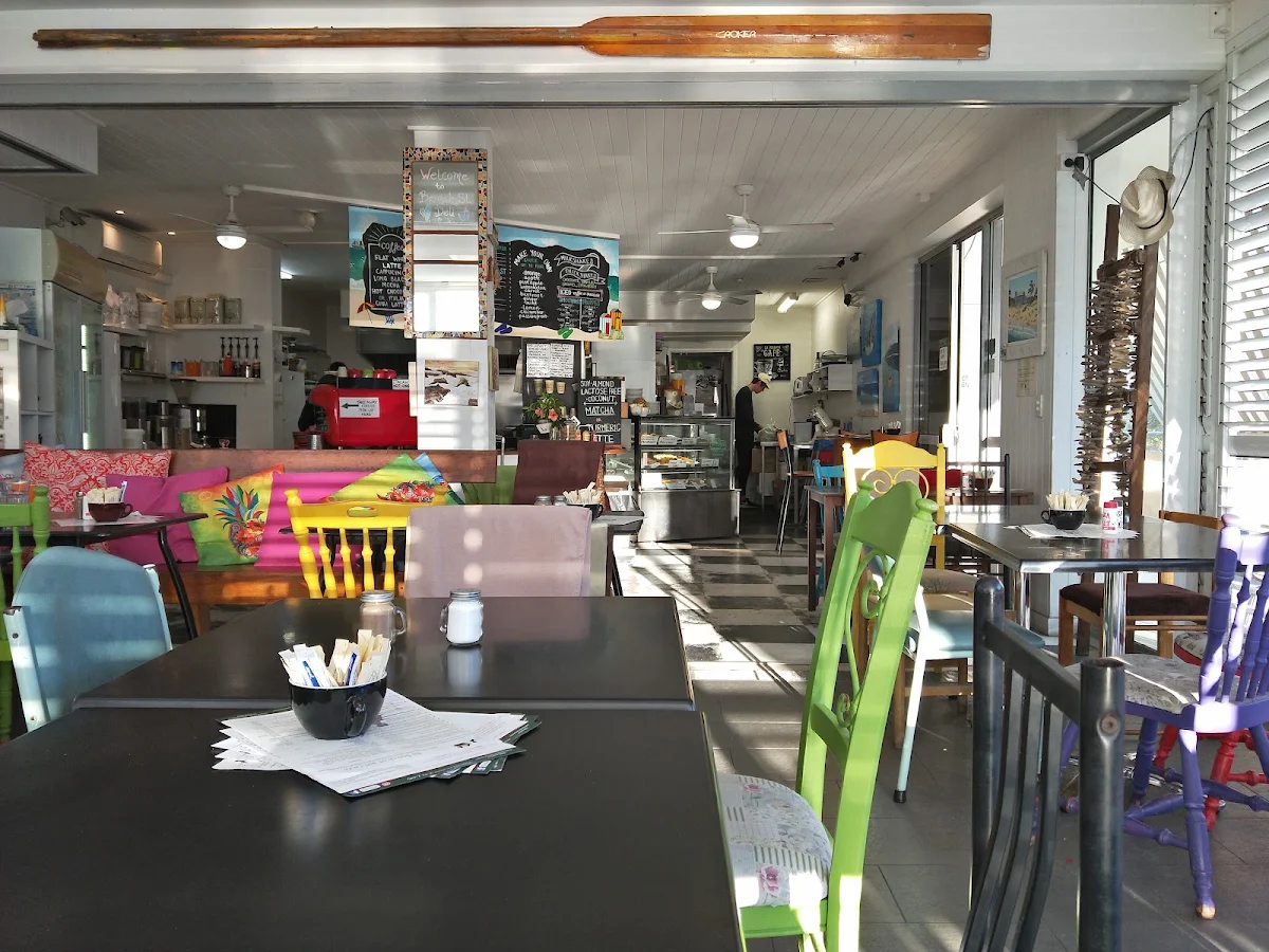 Vibe, Beach Street Deli