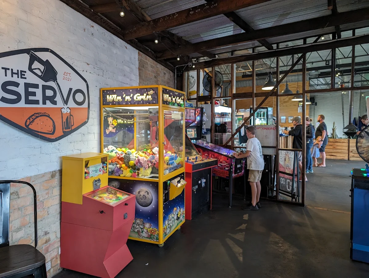 Vibe, The Servo Lakes Entrance