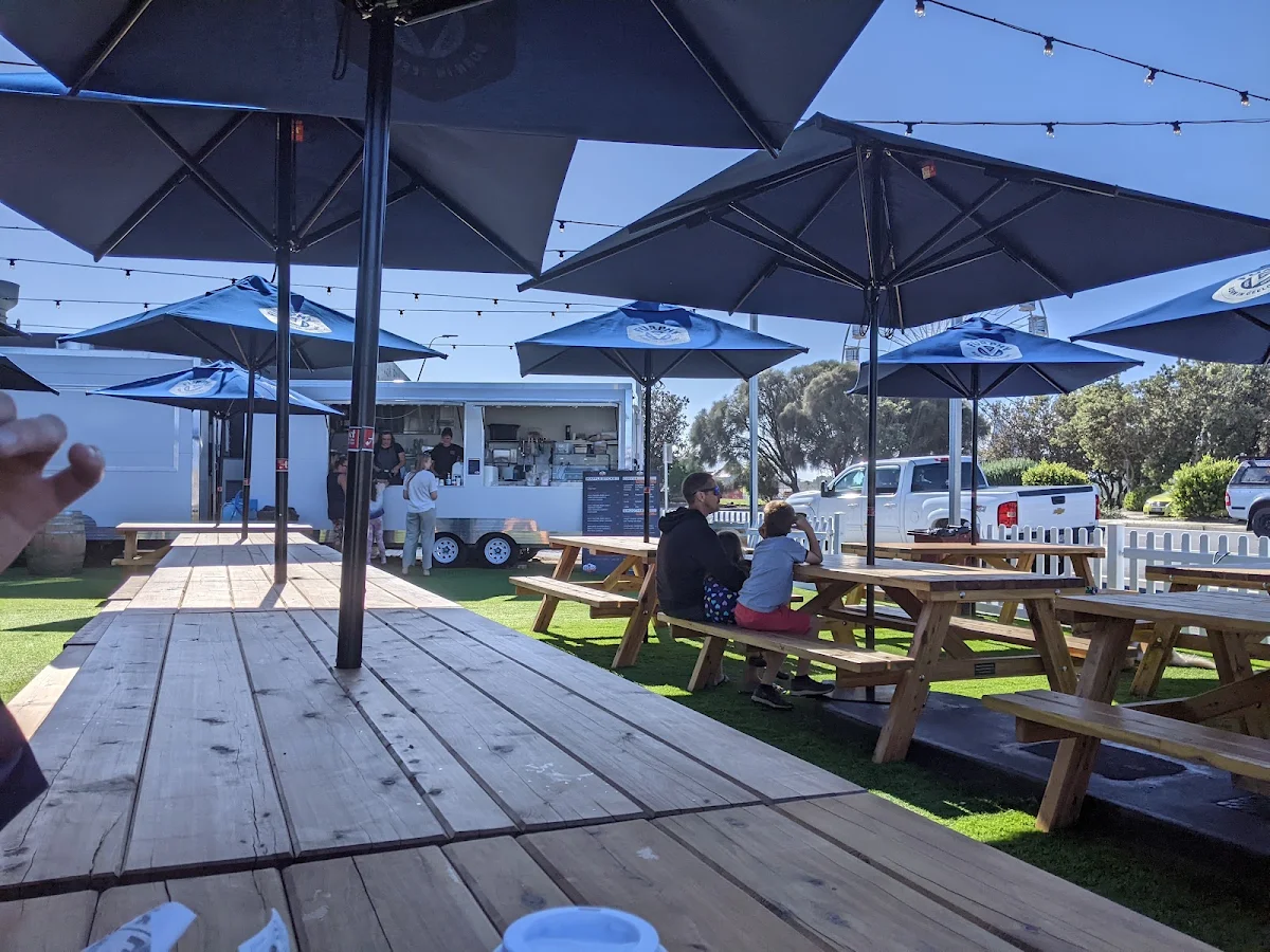 Vibe, The Servo Lakes Entrance