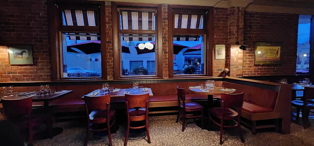 Vibe, Royal Oak Hotel