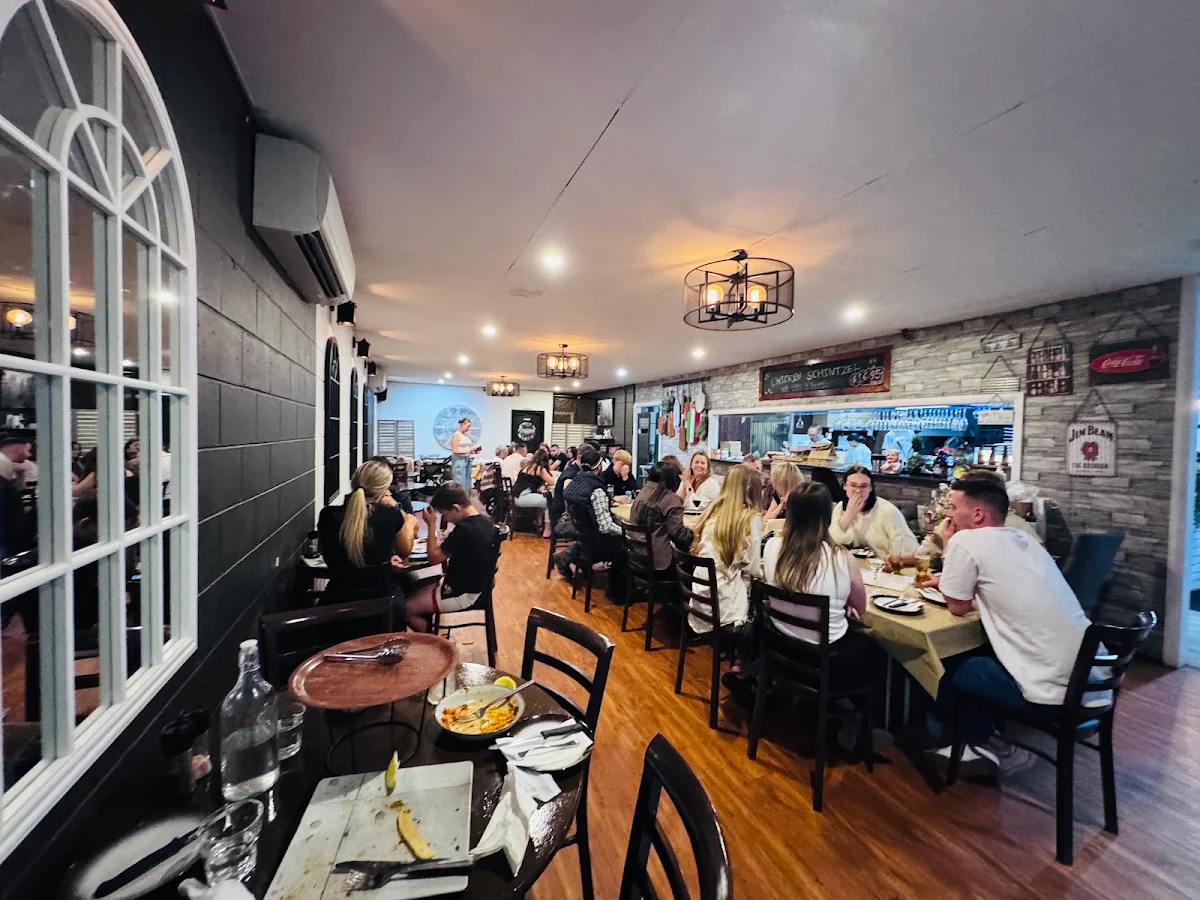Vibe, Fontina Woodfire Pizzeria