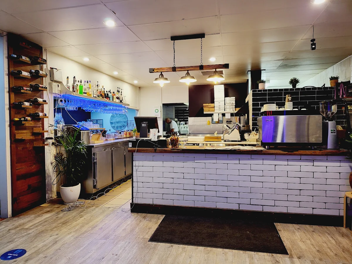 Vibe, Fontina Woodfire Pizzeria