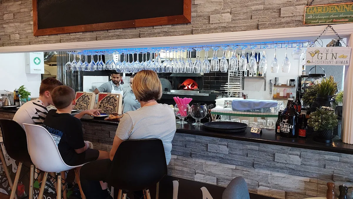 Vibe, Fontina Woodfire Pizzeria
