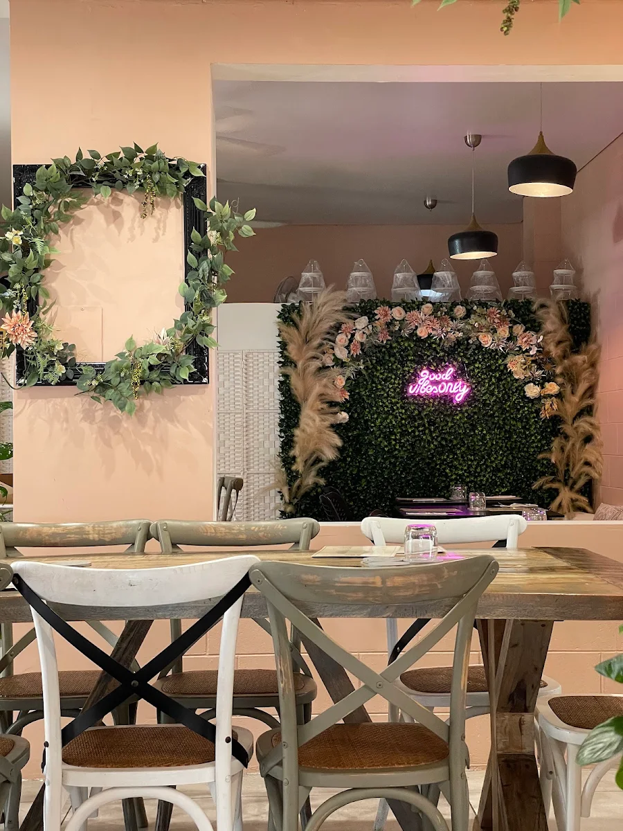 Vibe, Amo House And Catering
