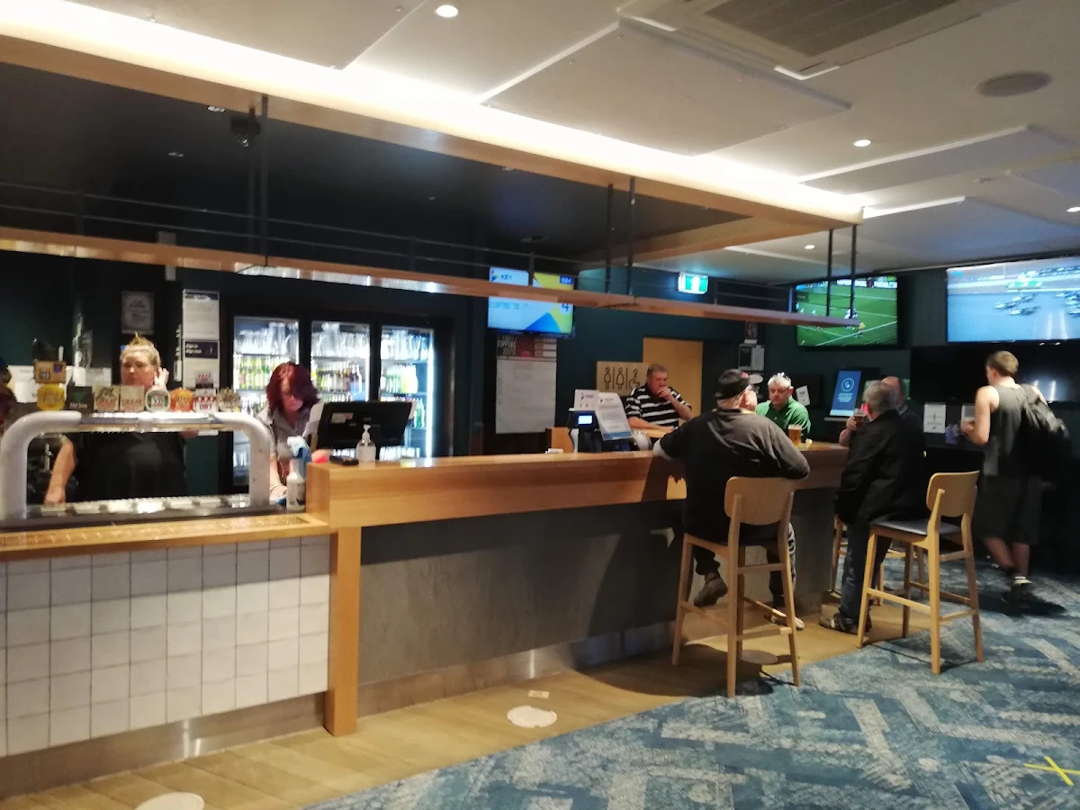 Vibe, Pacific Hotel