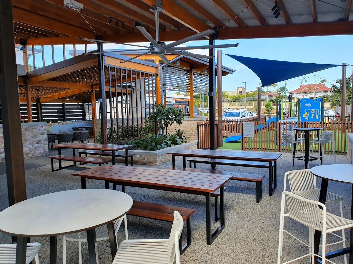 Vibe, Pacific Hotel
