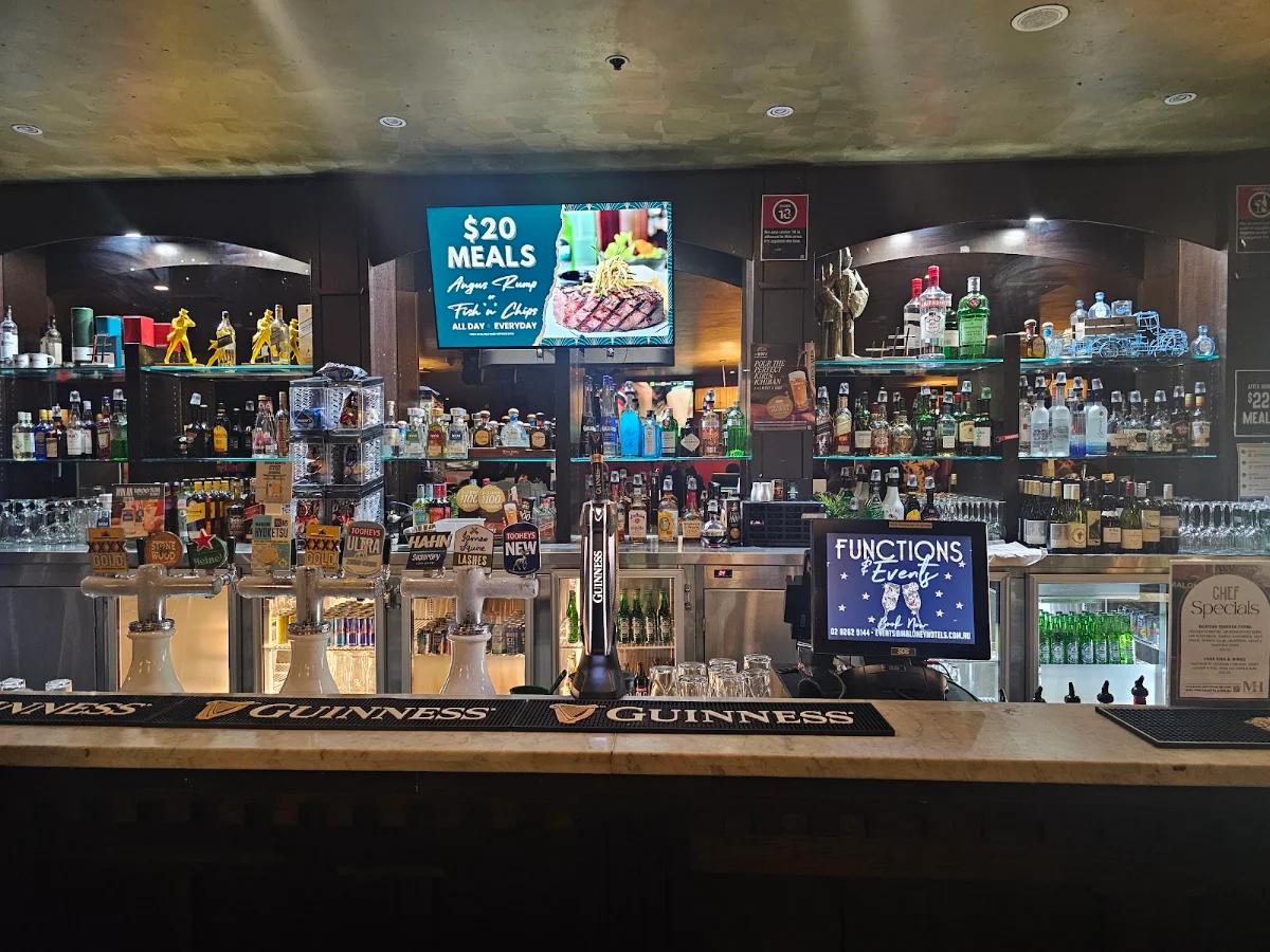 Vibe, Maloney's Hotel