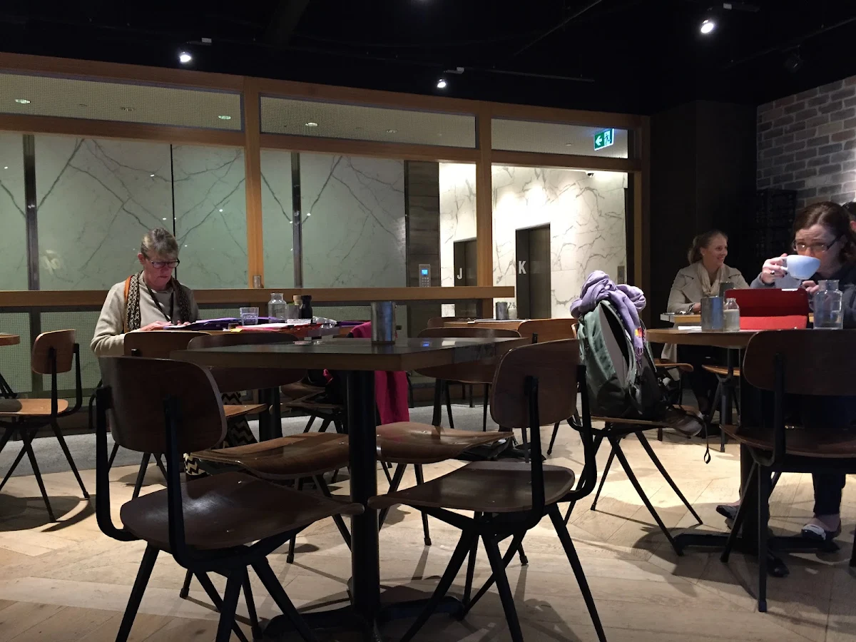 Vibe, Tap cafe
