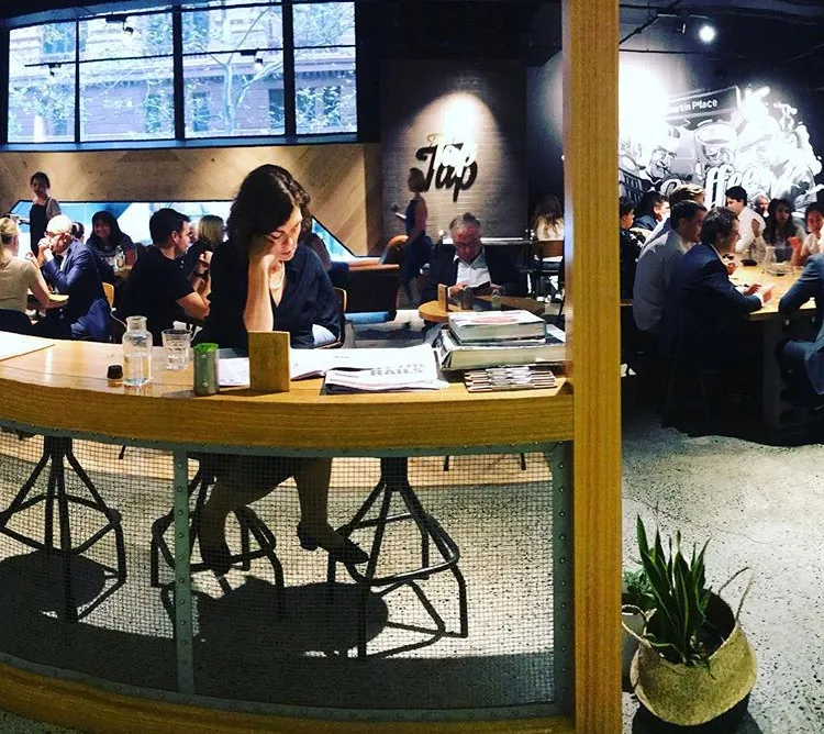 Vibe, Tap cafe
