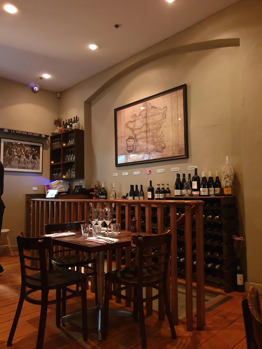 Vibe, Bistro Papillon