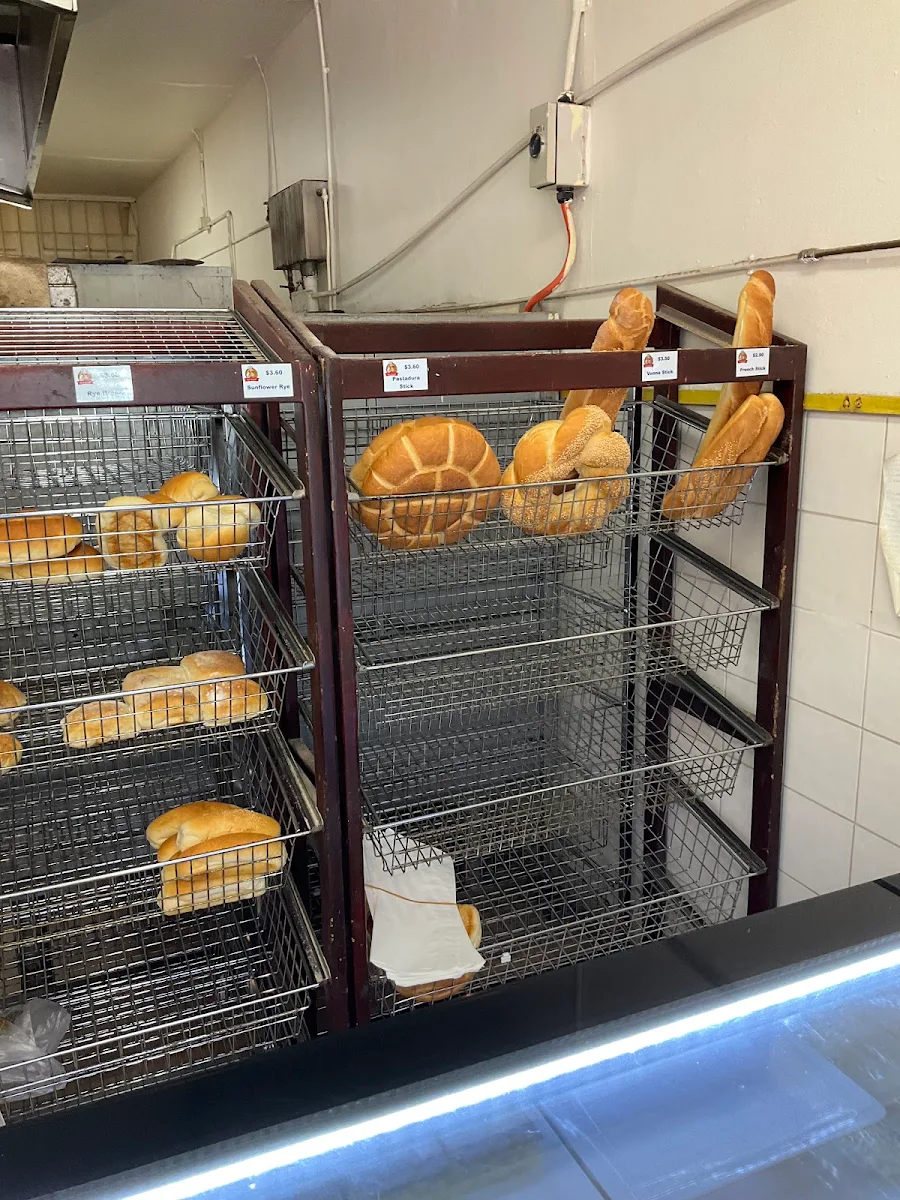 Vibe, Linden Place Hot Bread