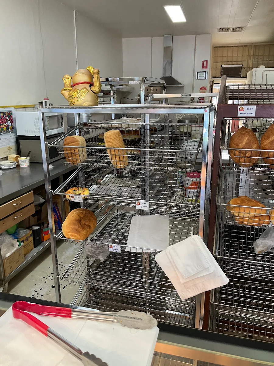 Vibe, Linden Place Hot Bread