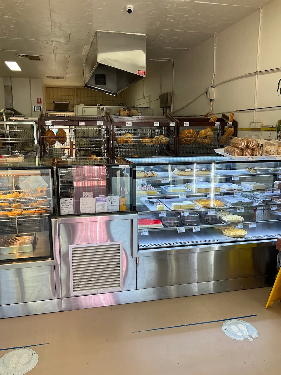 Vibe, Linden Place Hot Bread