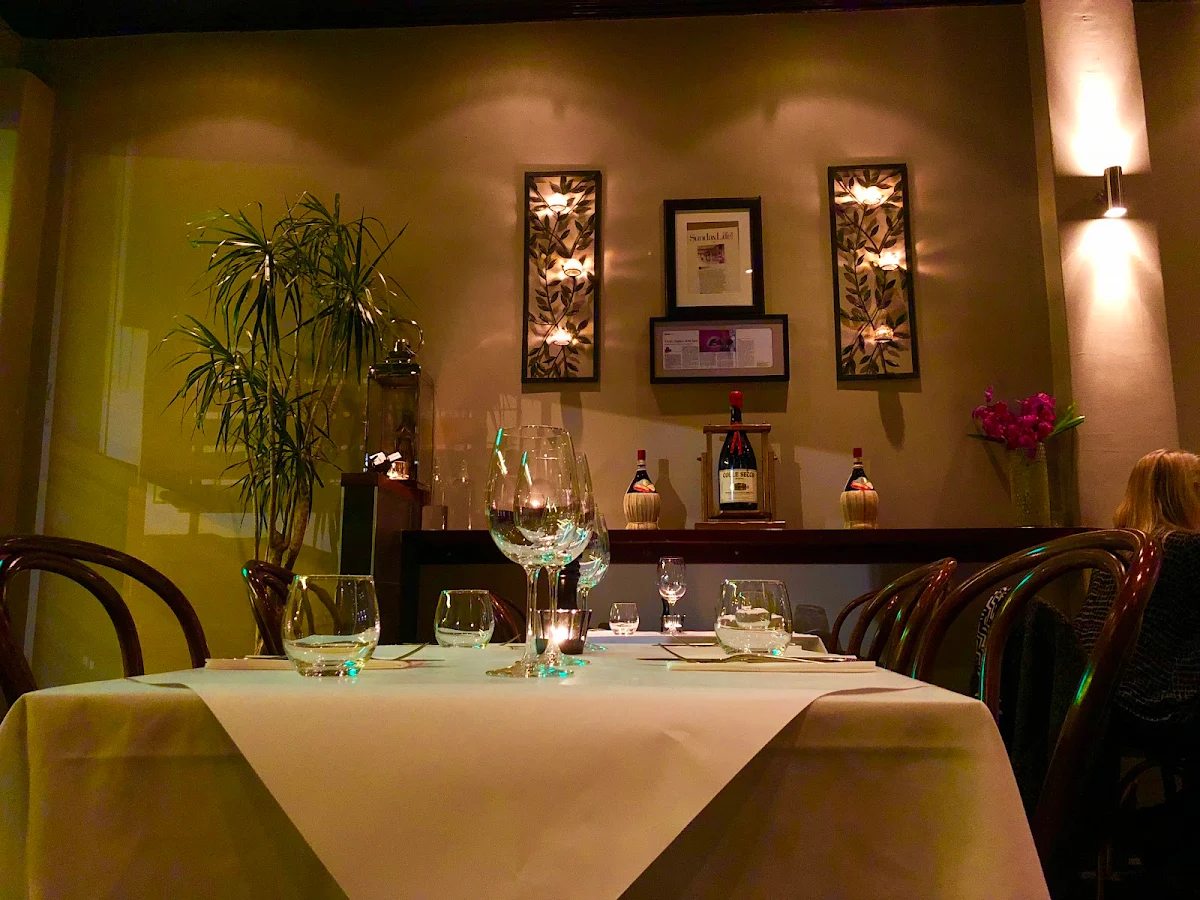 Vibe, Saltimbocca Italian Restaurant