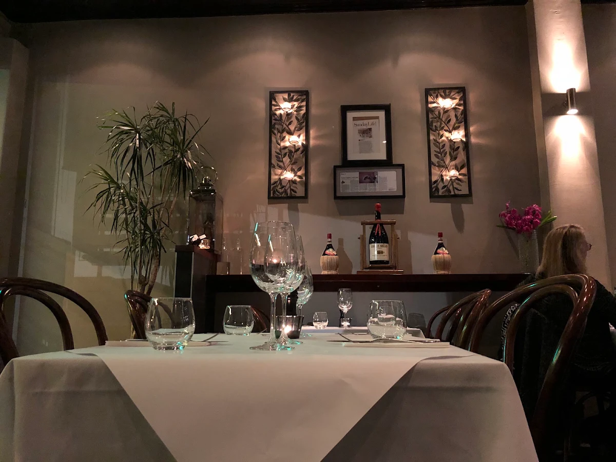 Vibe, Saltimbocca Italian Restaurant