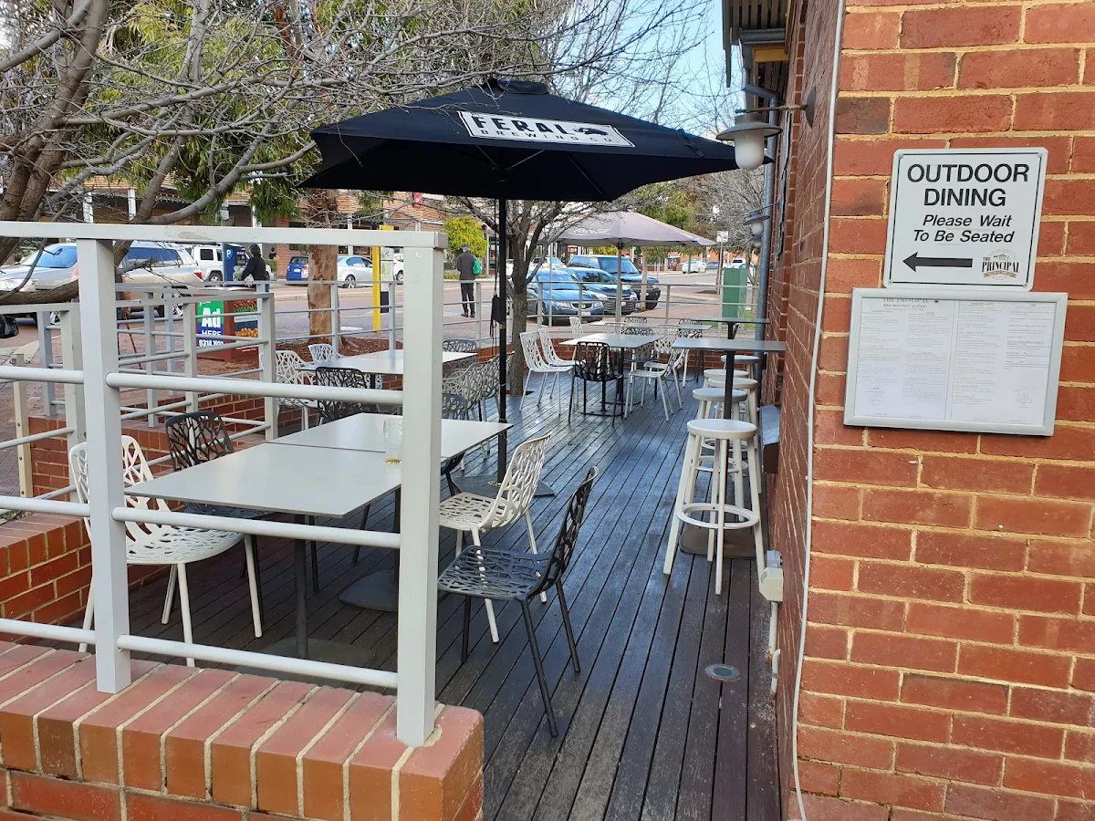 Vibe, Midland Tavern Bar & Grill