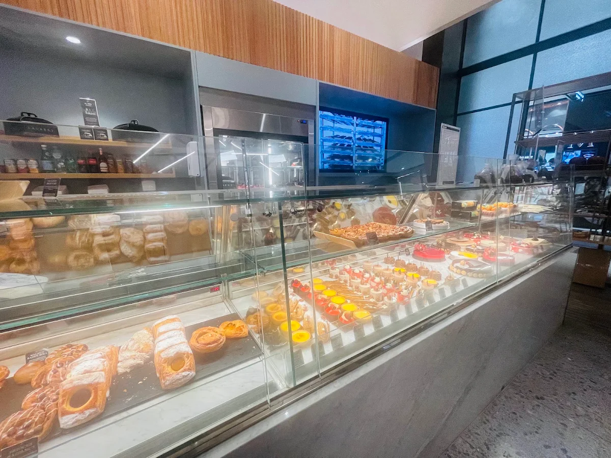 Vibe, Laurent Bakery The Glen