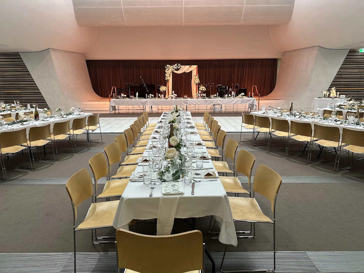 Vibe, Pinnacle Catering