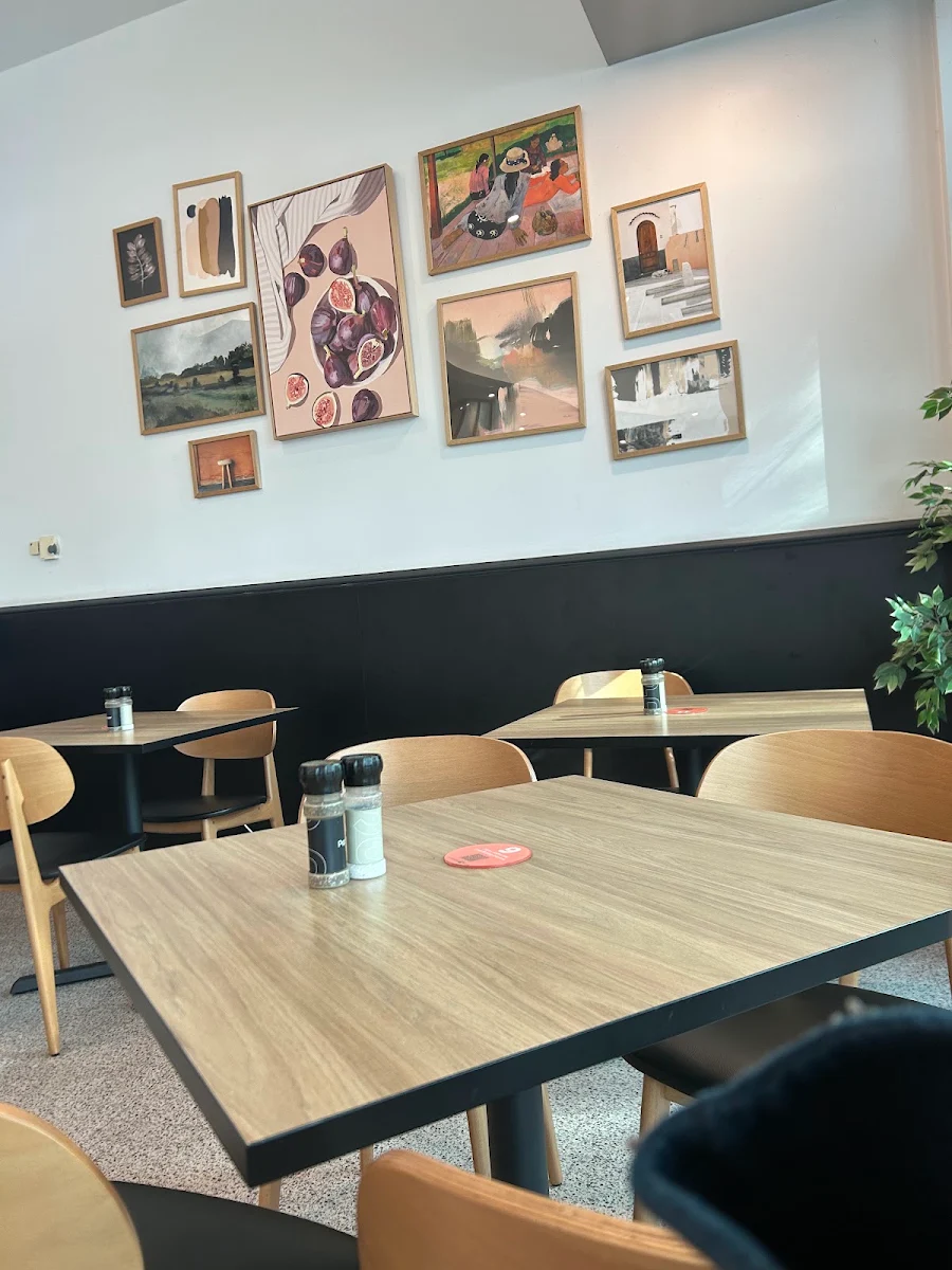 Vibe, The Coffee Club Café - Waterfront City Docklands