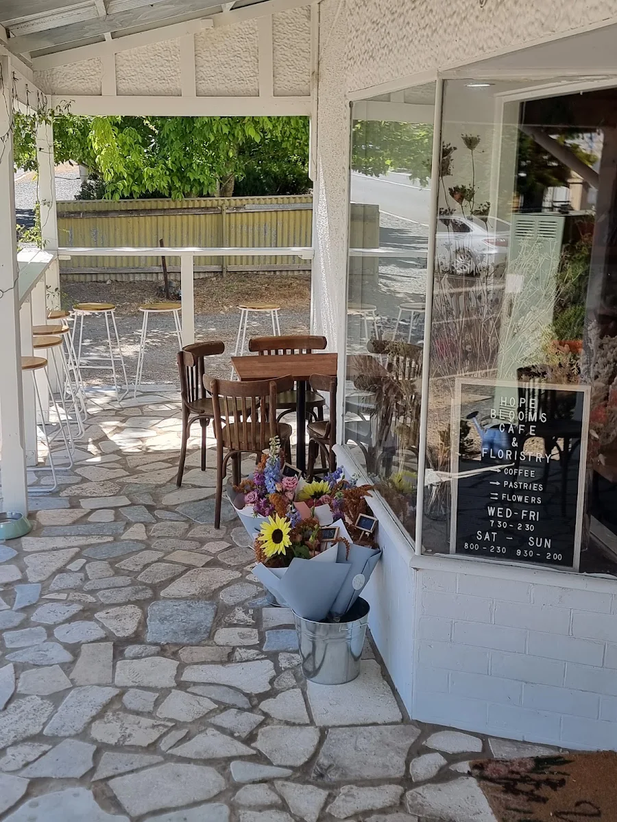 Vibe, Hope Blooms Cafe and Floristry 🌸🌸☕️🌼💐
