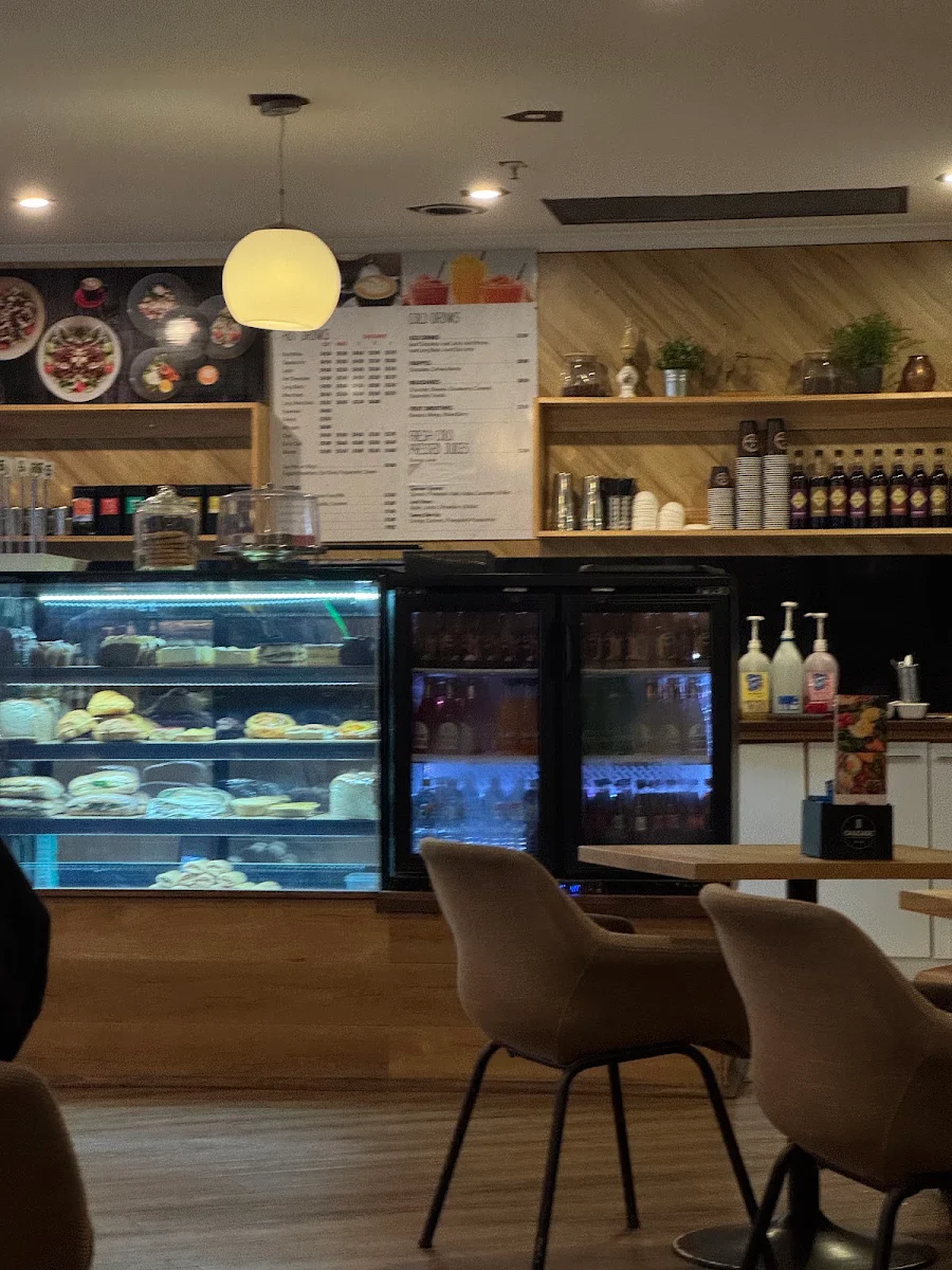 Vibe, The House Caffe