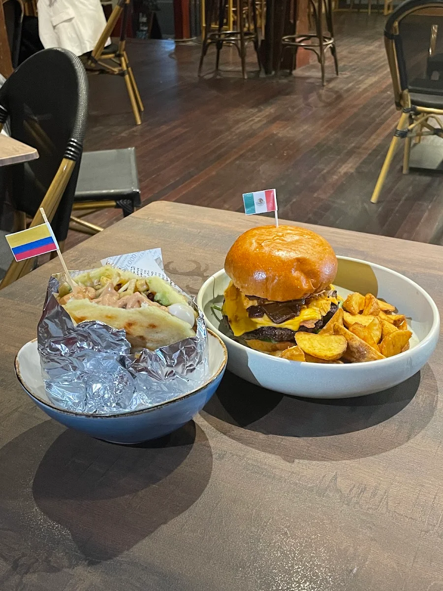 Food & drink, The hot dogs bar