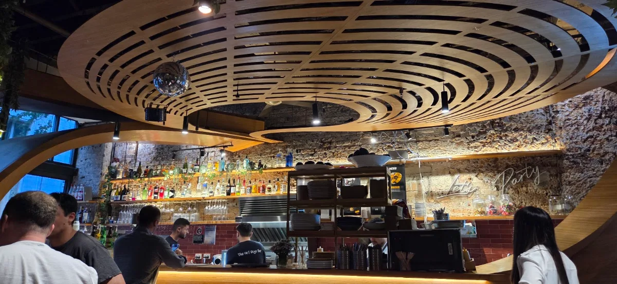 Vibe, The hot dogs bar