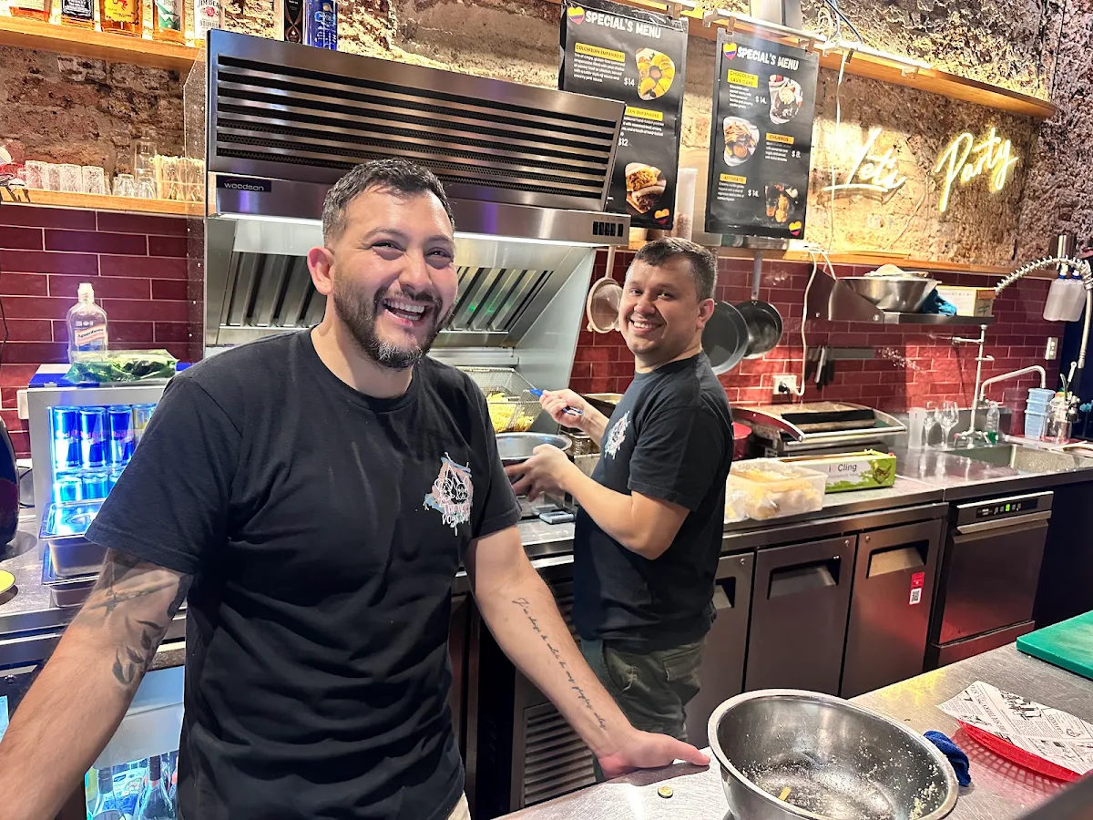 Vibe, The hot dogs bar