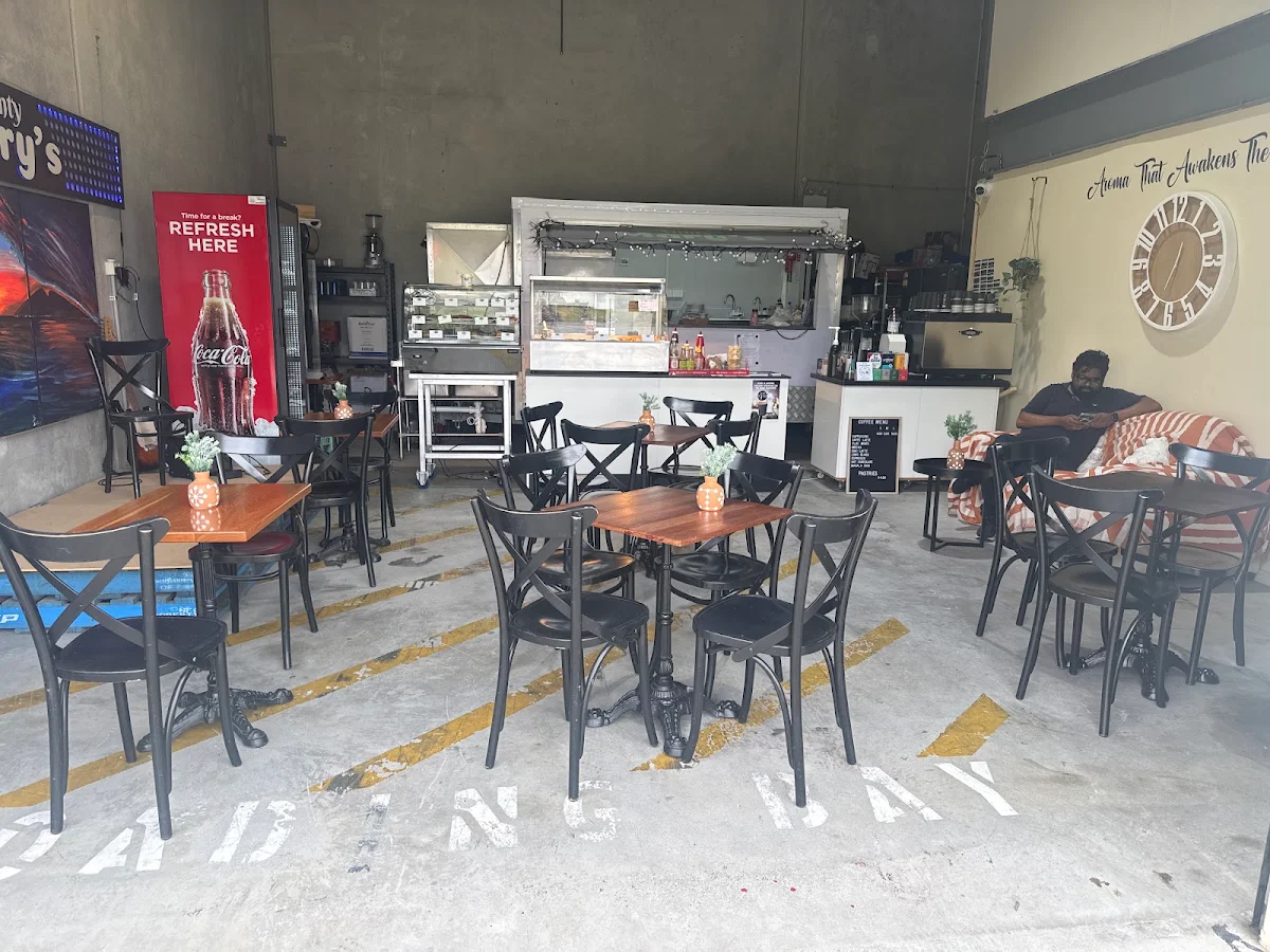 Vibe, Aunty Mary’s Cafe