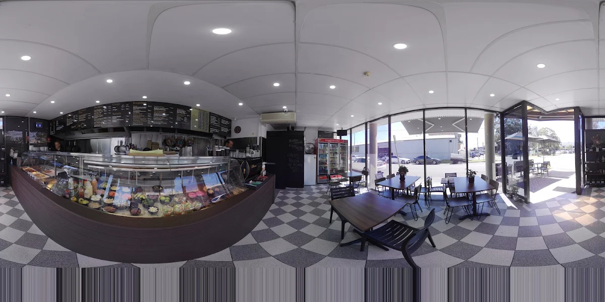 Vibe, Peanut Café