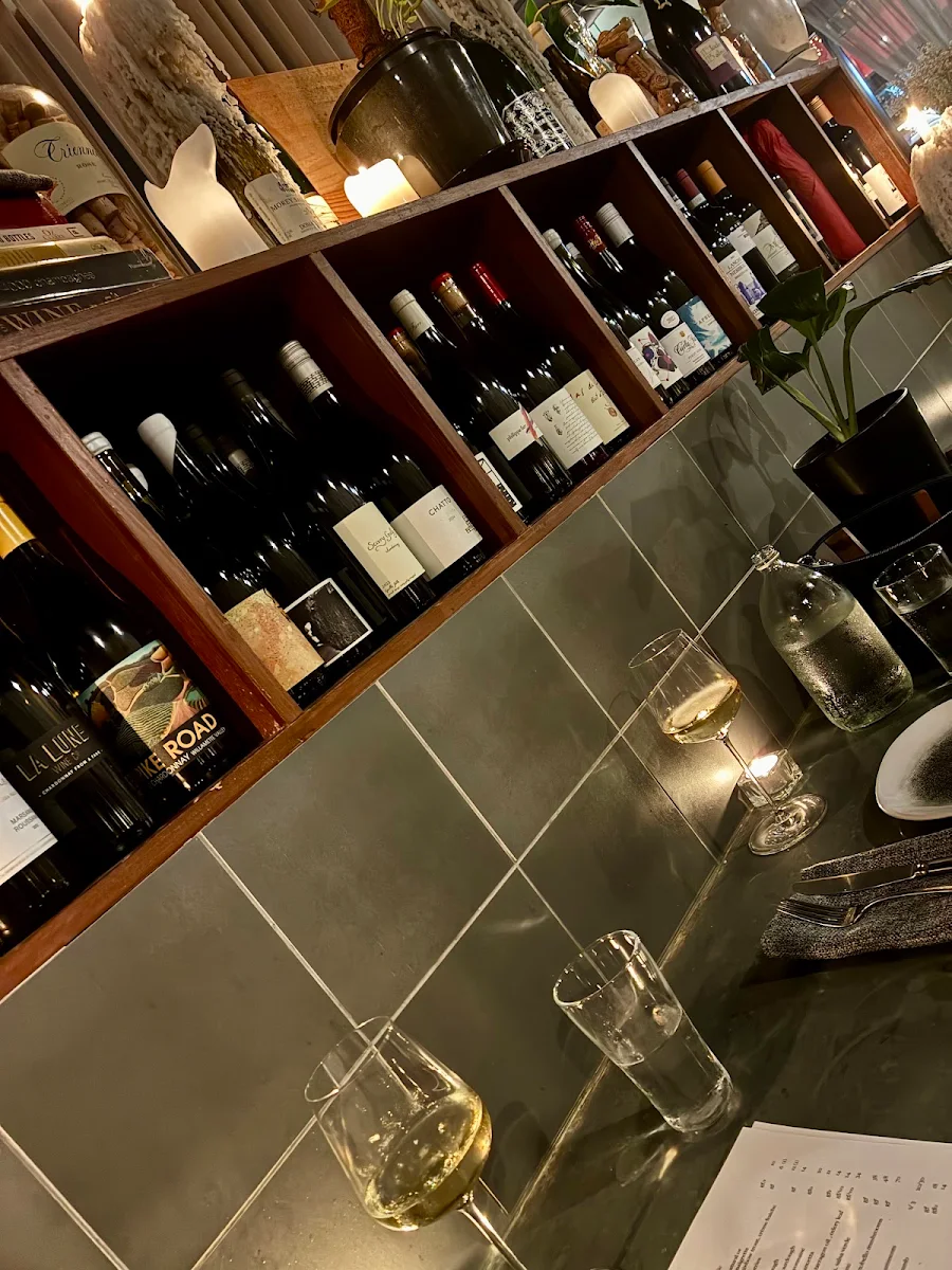 Vibe, La Lune Wine Co