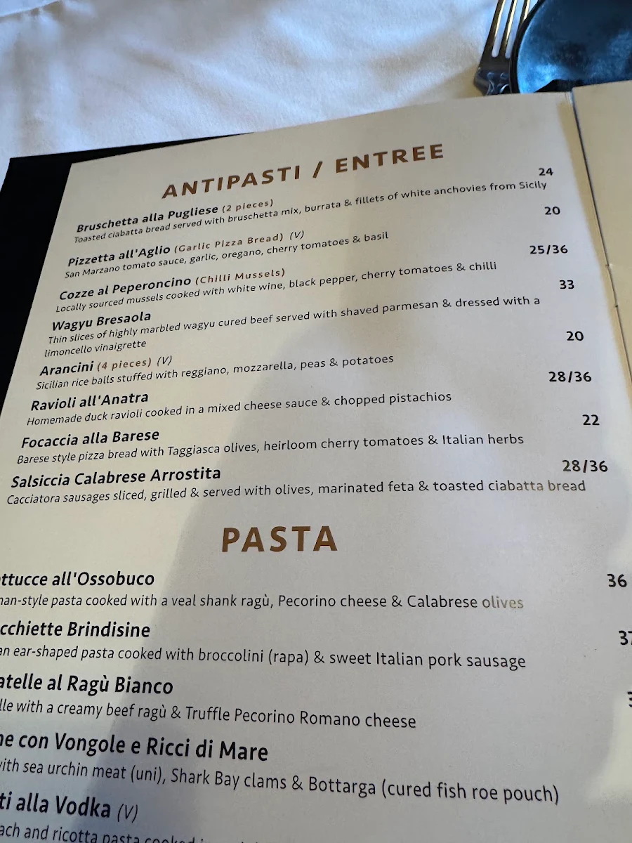 Menu, Roberto's on Bennett