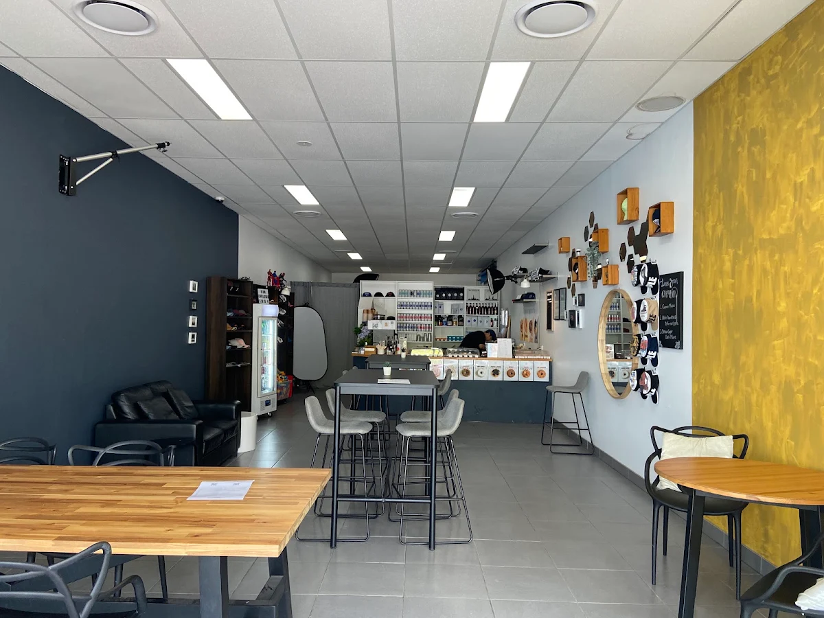 Vibe, WOW Cafe and Studio