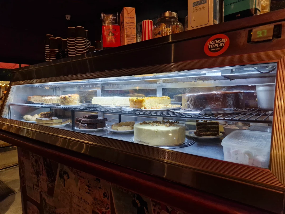 Vibe, Goldbergs Coffee House