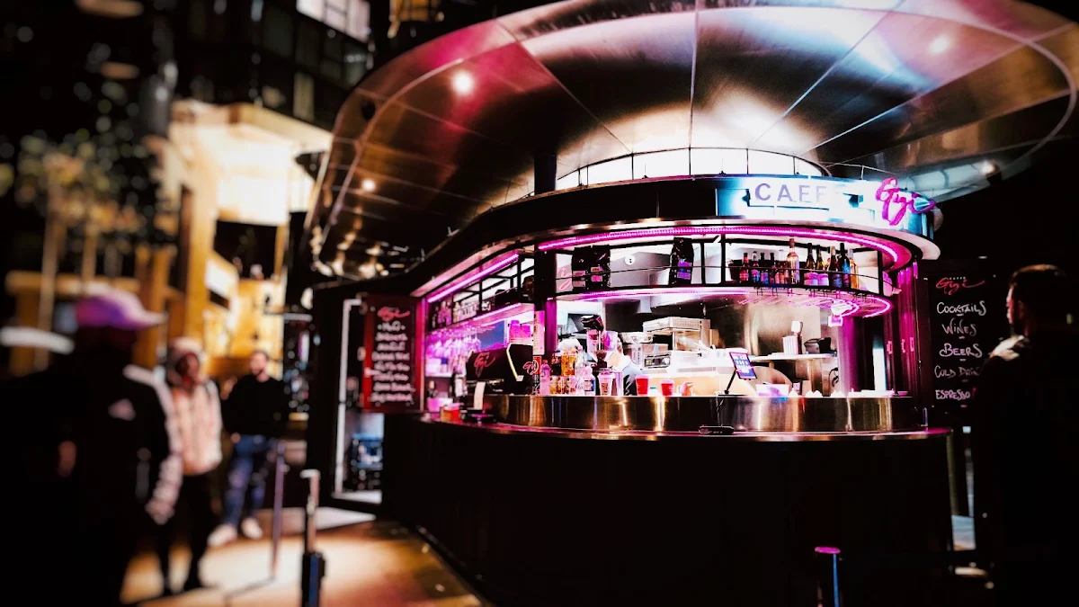 Vibe, Caffe Gigi