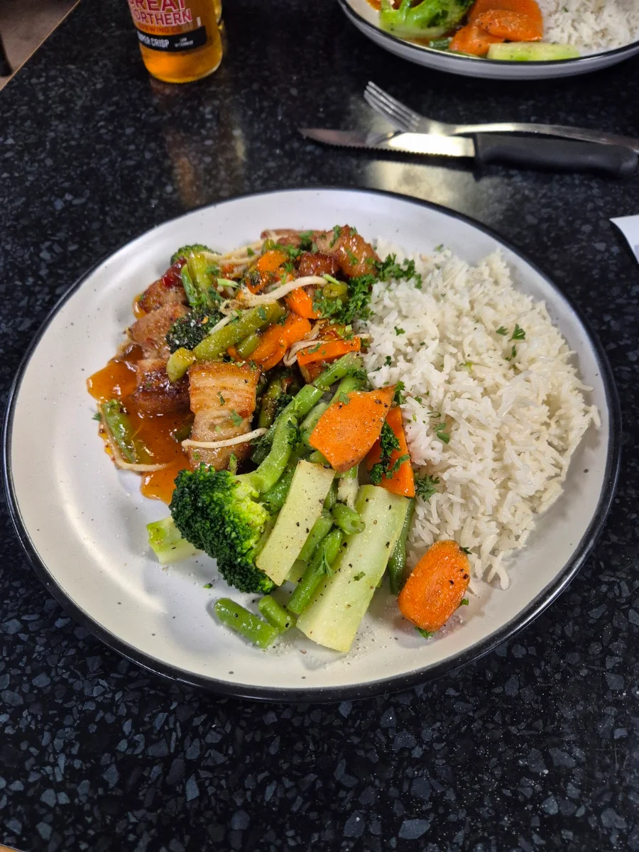 Food & drink, Amos Restaurant @ Sporties Club