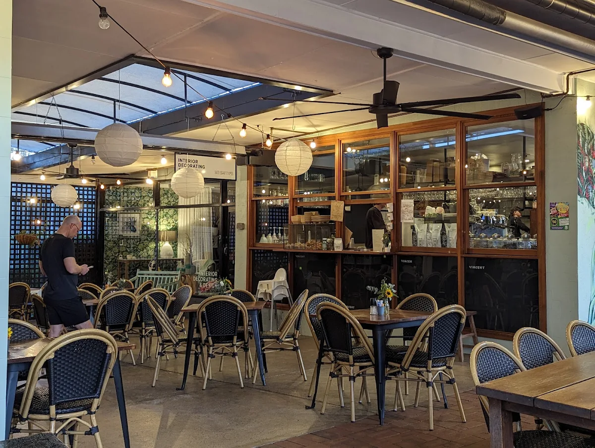 Vibe, Vincent Diner