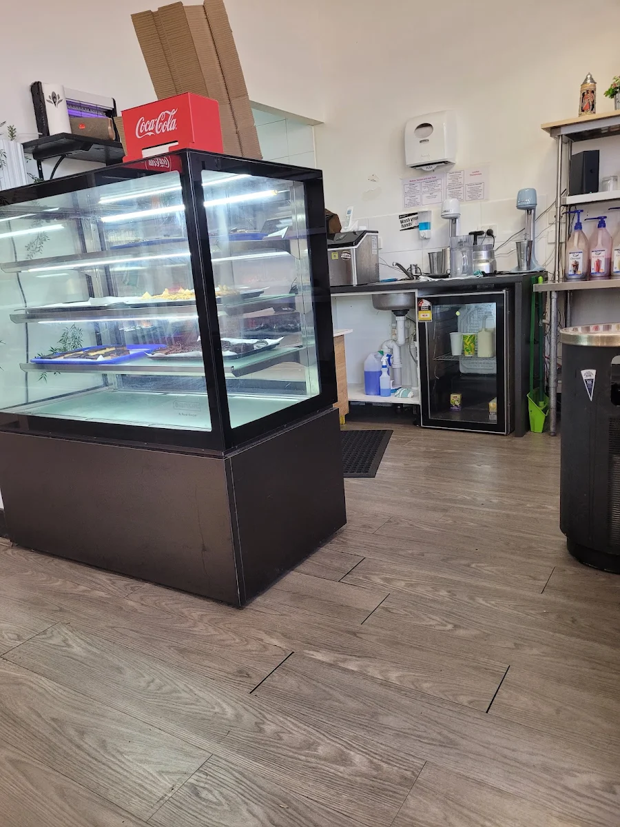 Vibe, Crispy's Burgers