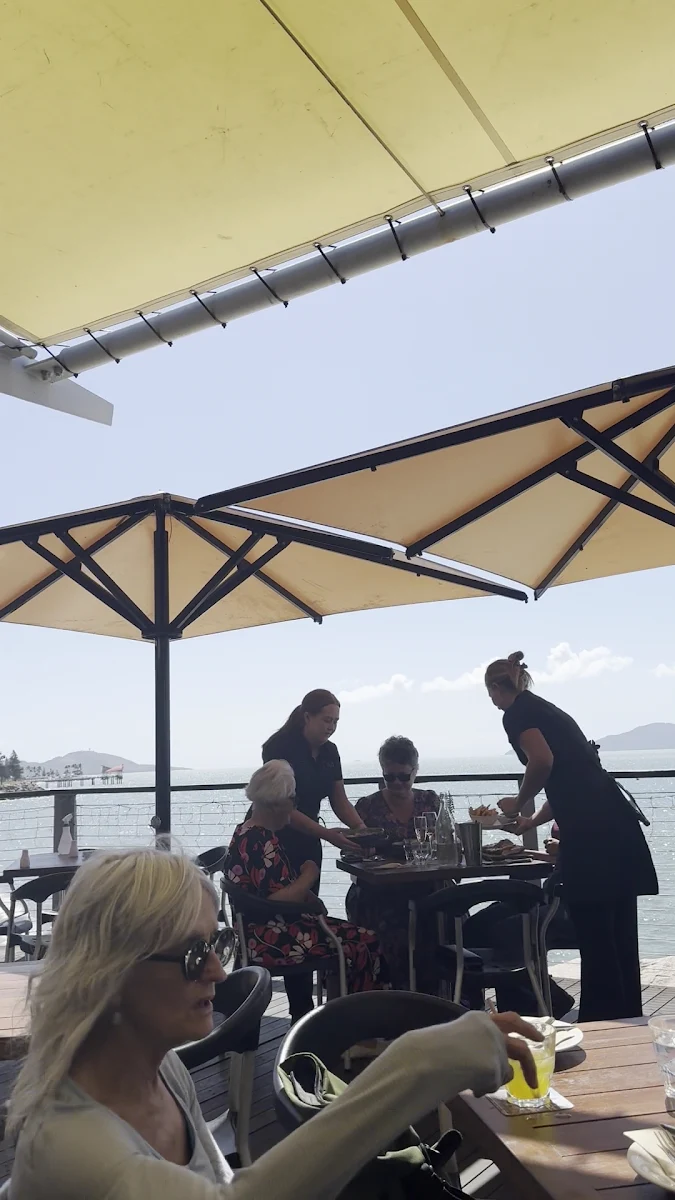 Vibe, C Bar