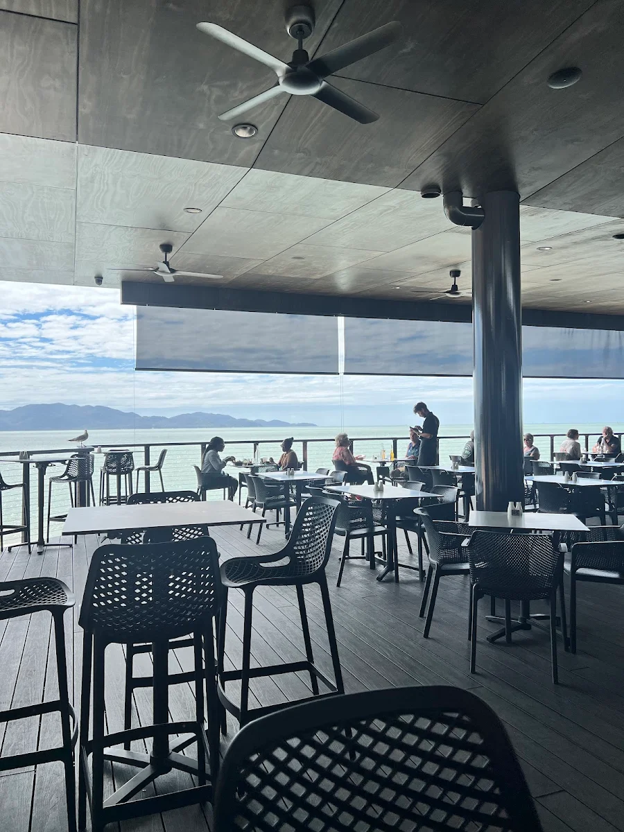 Vibe, C Bar