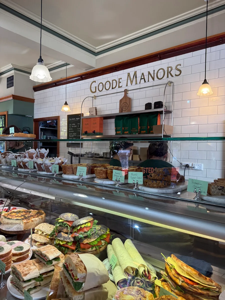 Vibe, Goode Manors