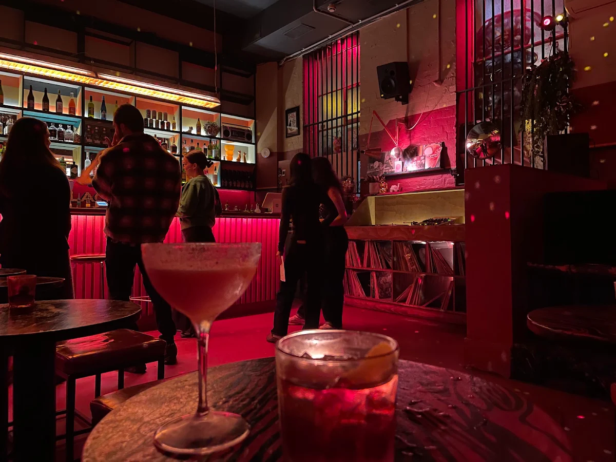 Vibe, Solace Bar