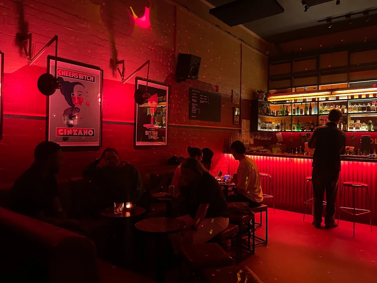 Vibe, Solace Bar